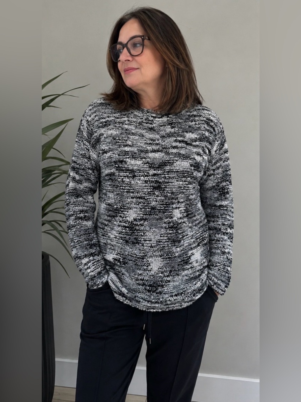 PEYTON PRIMROSE BLACK MELANGE SWEATER